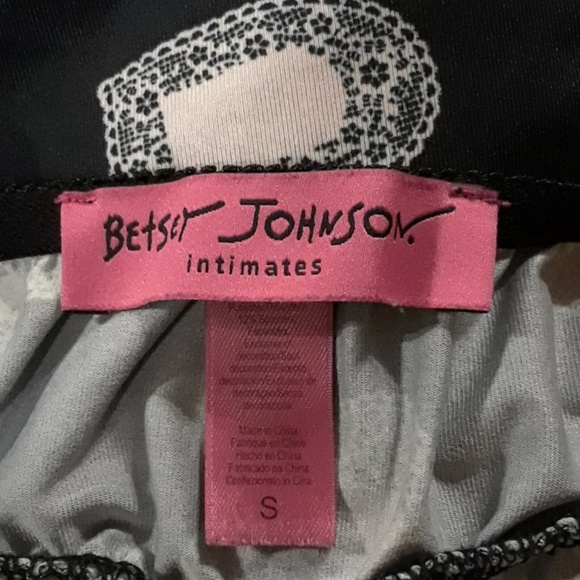 Betsy Johnson shortie nightgown - Picture 6 of 7